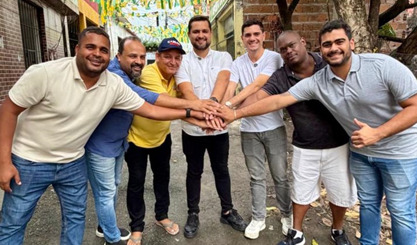 Neto Coelho e Carlos Muniz visitam o projeto social modelo em Salvador