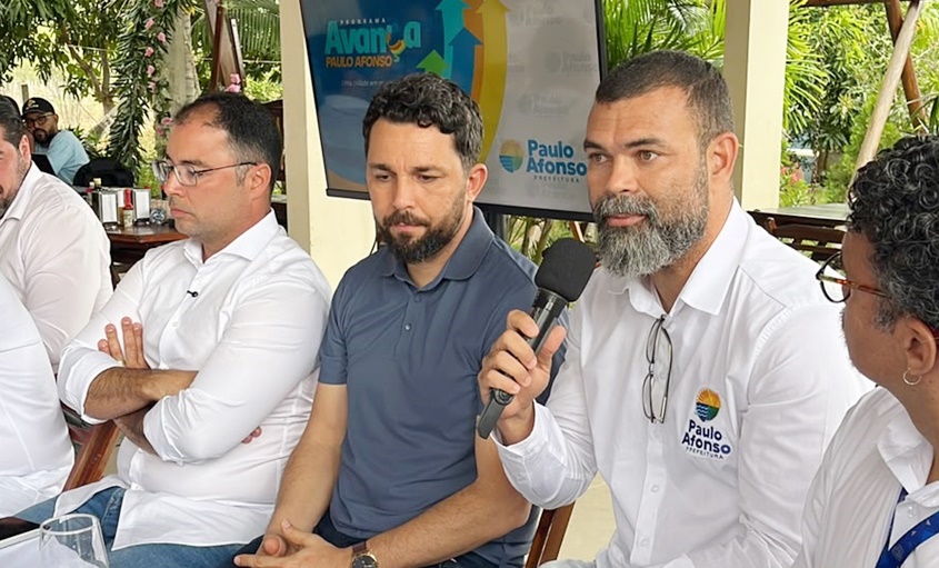 Koca ainda pisa em ovos