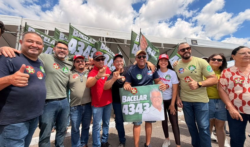 Bacelar inicia campanha em Paulo Afonso com adesivaço que reúne centenas de apoiadores