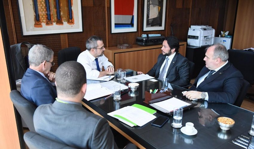 198842f9-1151-47d2-a440-29ab22e8c004